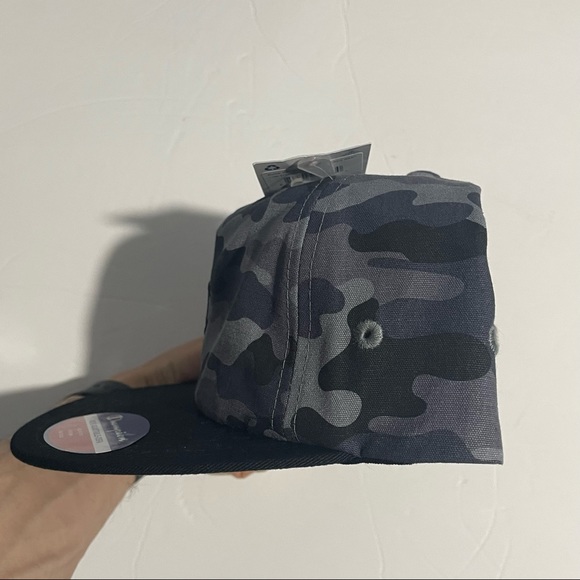 Men's Brand New Champion Snapback Camo Print Adjustable With Black Brim - Picture 3 of 7